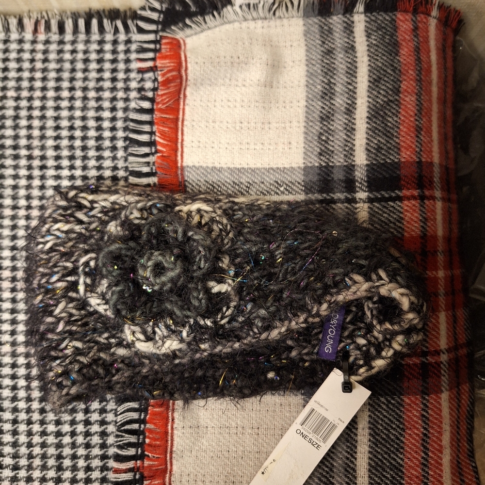 Black Knit Winter Headband by David&Young - One Size